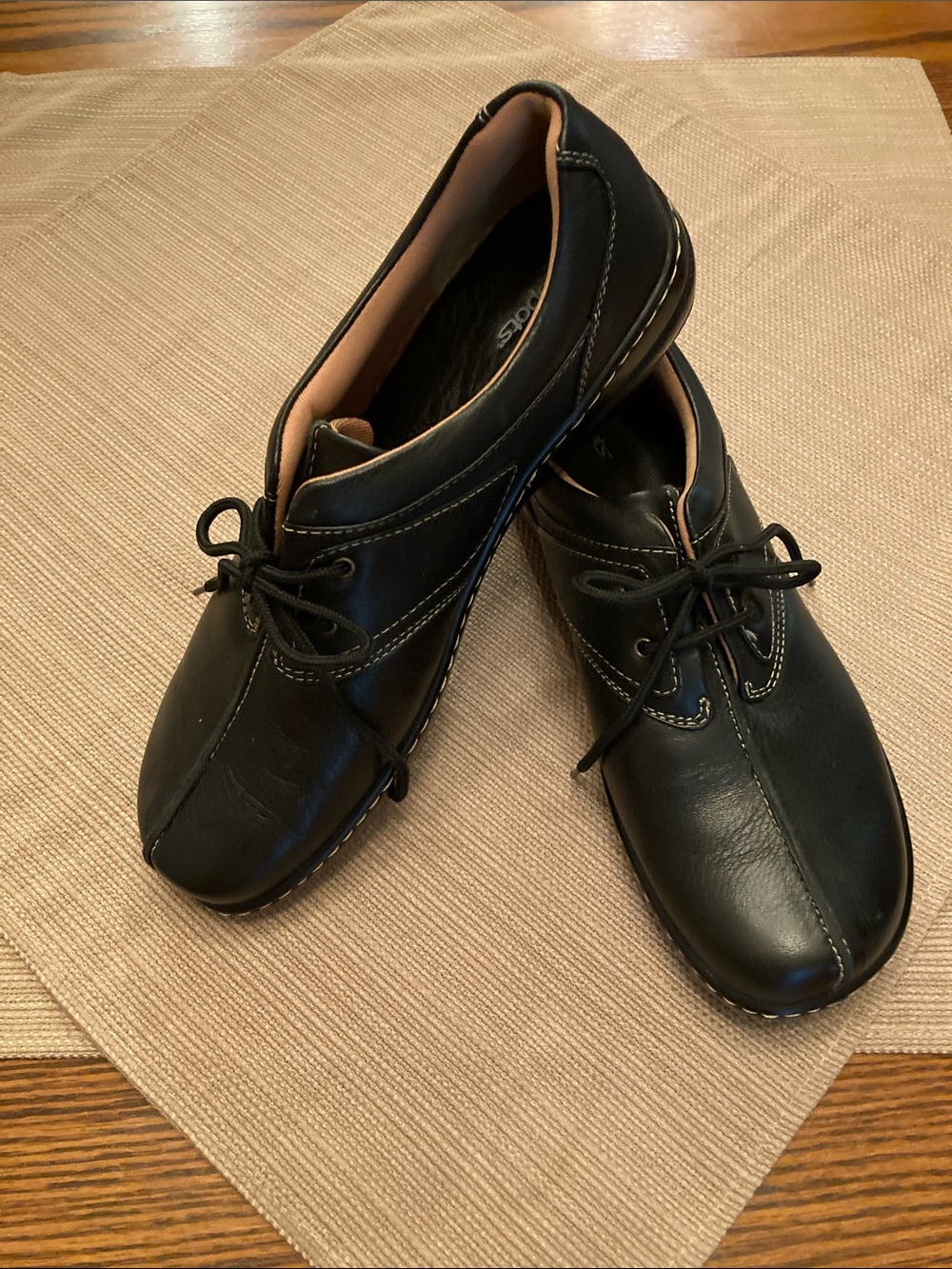 Women’s Softspots Black Lace-Up Comfort Oxfords